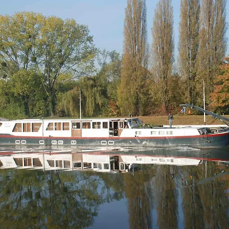 Botel Peniche D'hotes Ms Elisabeth