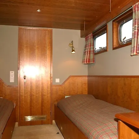 Peniche D'hotes Ms Elisabeth Botel