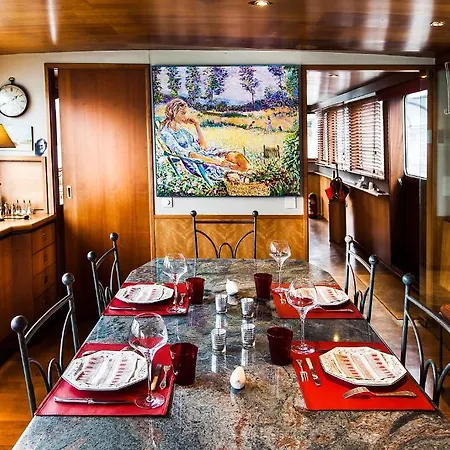Botel Peniche D'hotes Ms Elisabeth Namur
