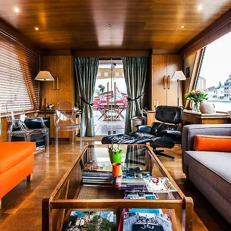 Peniche D'hotes Ms Elisabeth Botel