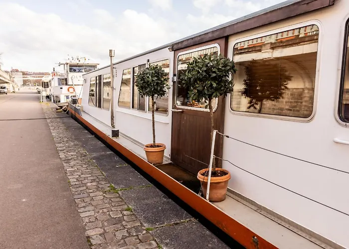 Péniche D'hôtes Ms Elisabeth Namur