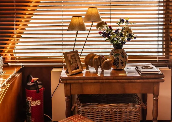 Bateau-hôtel Péniche D'hôtes Ms Elisabeth 3*