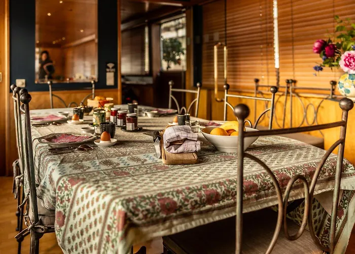 Bateau-hôtel Péniche D'hôtes Ms Elisabeth Namur